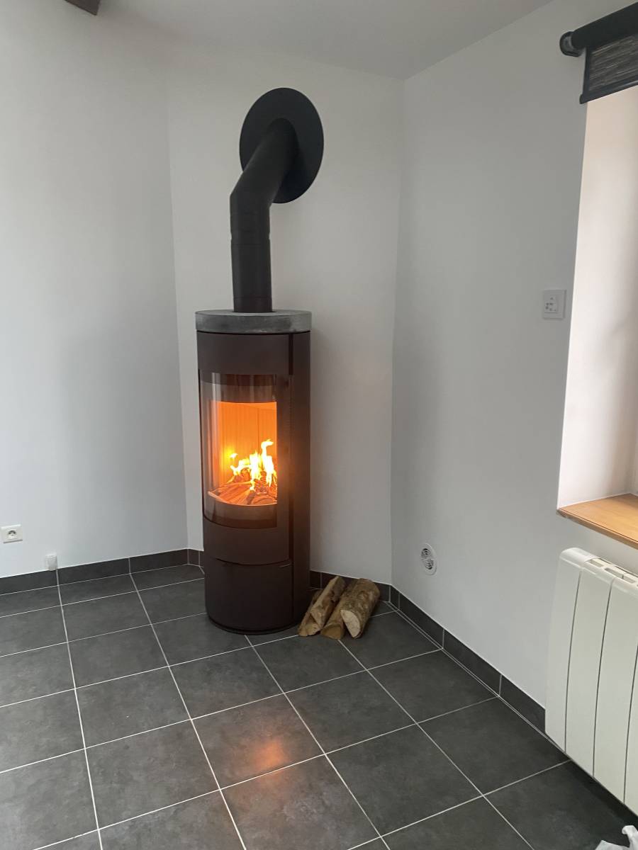 Installation d'un poêle à bois Romotop à Limonest