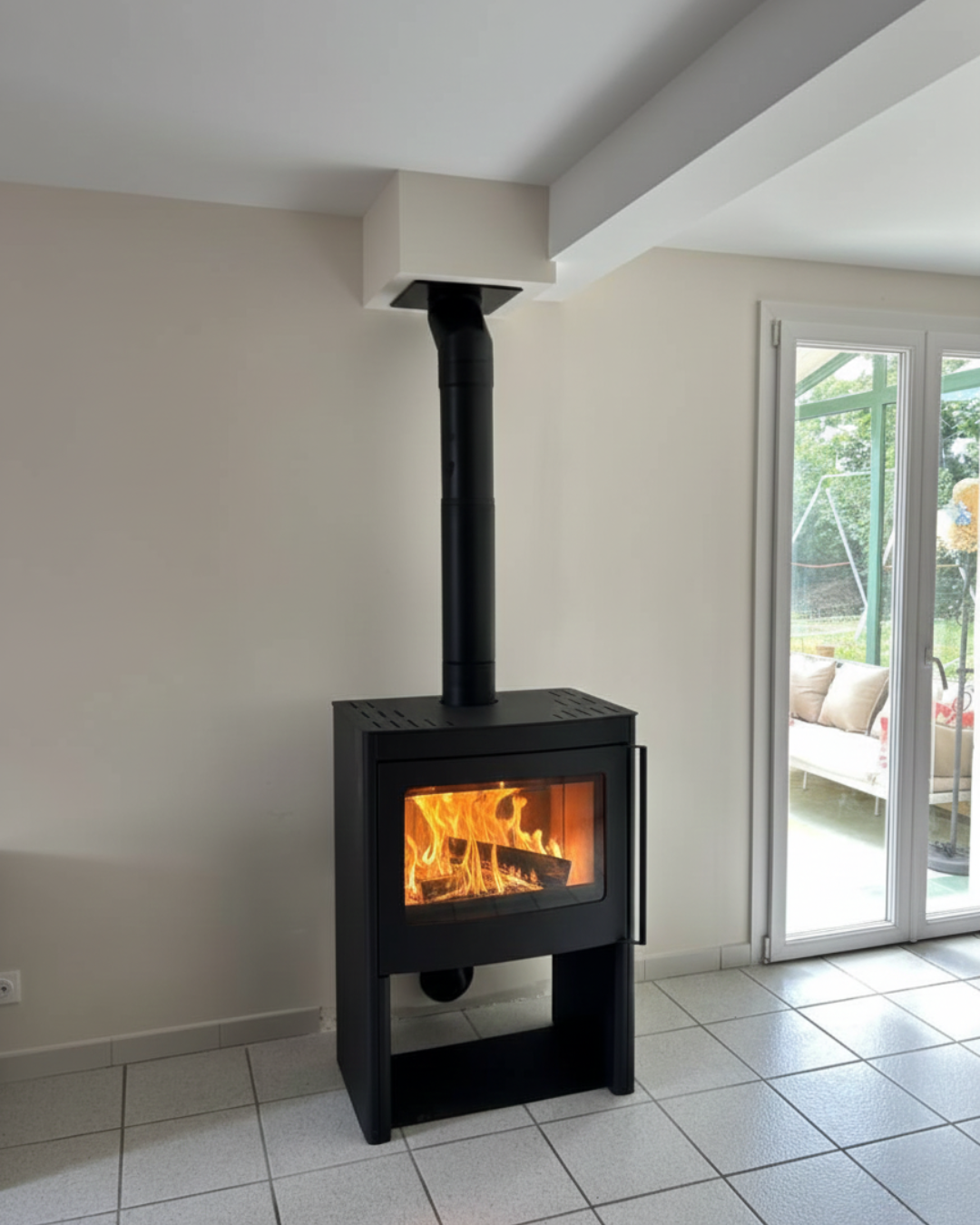Installation d'un  poêle à bois Dik Geurts à la Tour de Salvagny