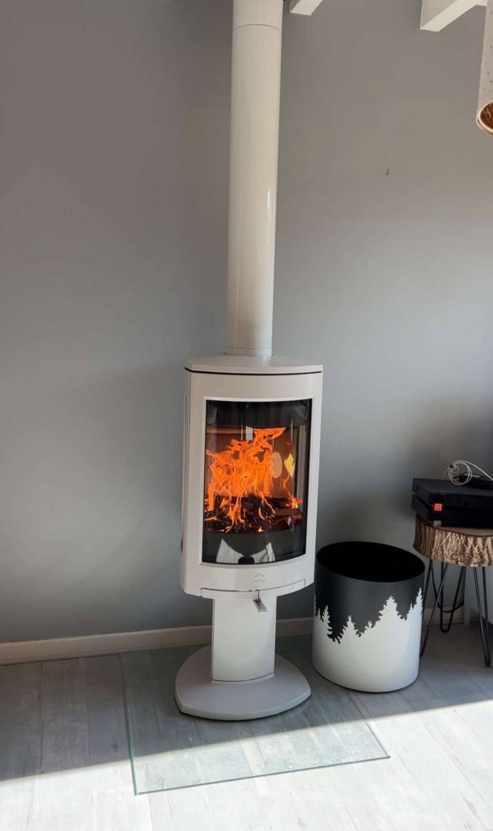 Installation d'un poêle à bois Jotul à Beynost