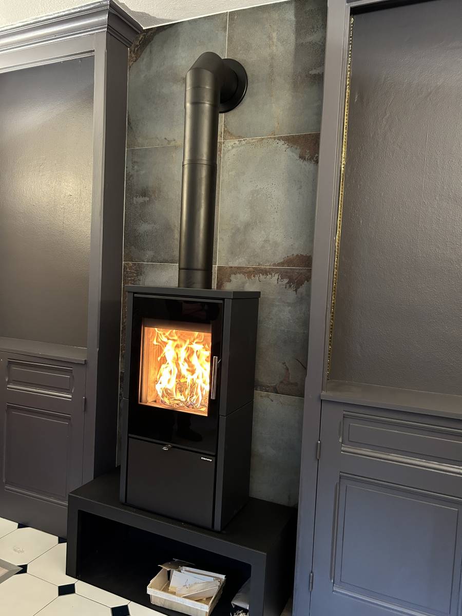 Pose d'un poêle a bois Romotop à Messimy