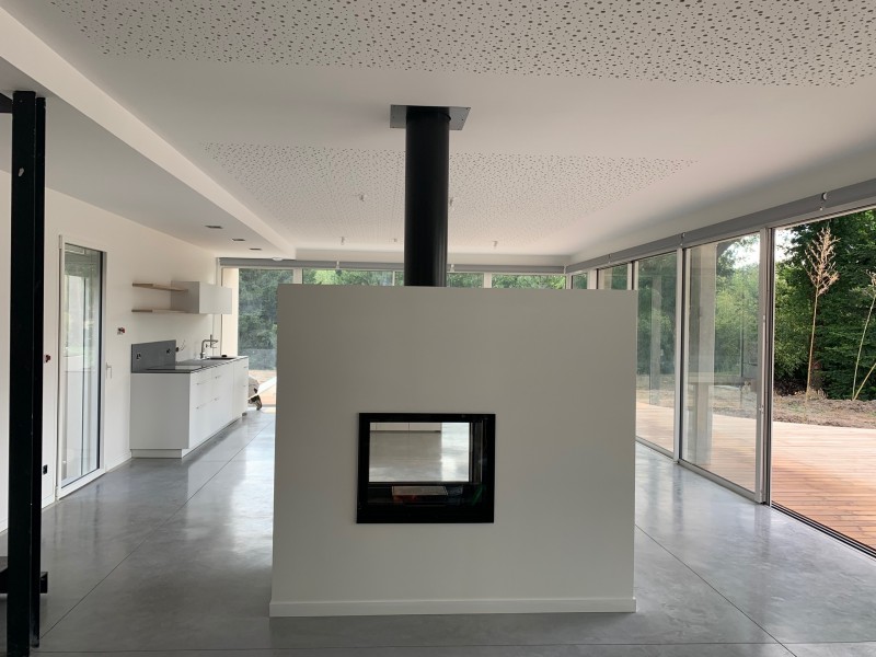 Installation cheminée traversante sur mesure Schmid à Charbonnières-les-Bains