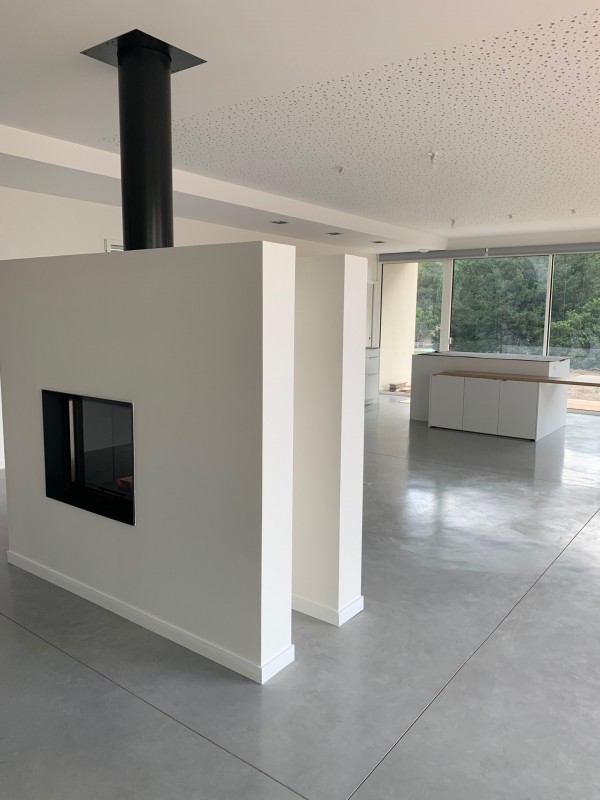 Installation cheminée traversante sur mesure Schmid à Charbonnières-les-Bains