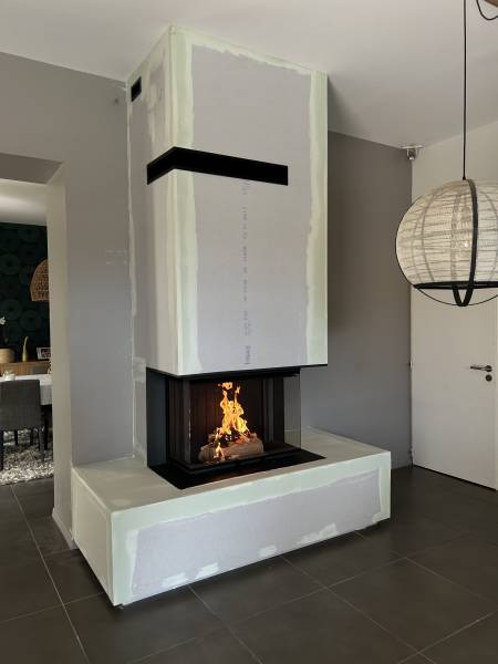 Création d'une cheminée avec Foyer Romotop à Lentilly